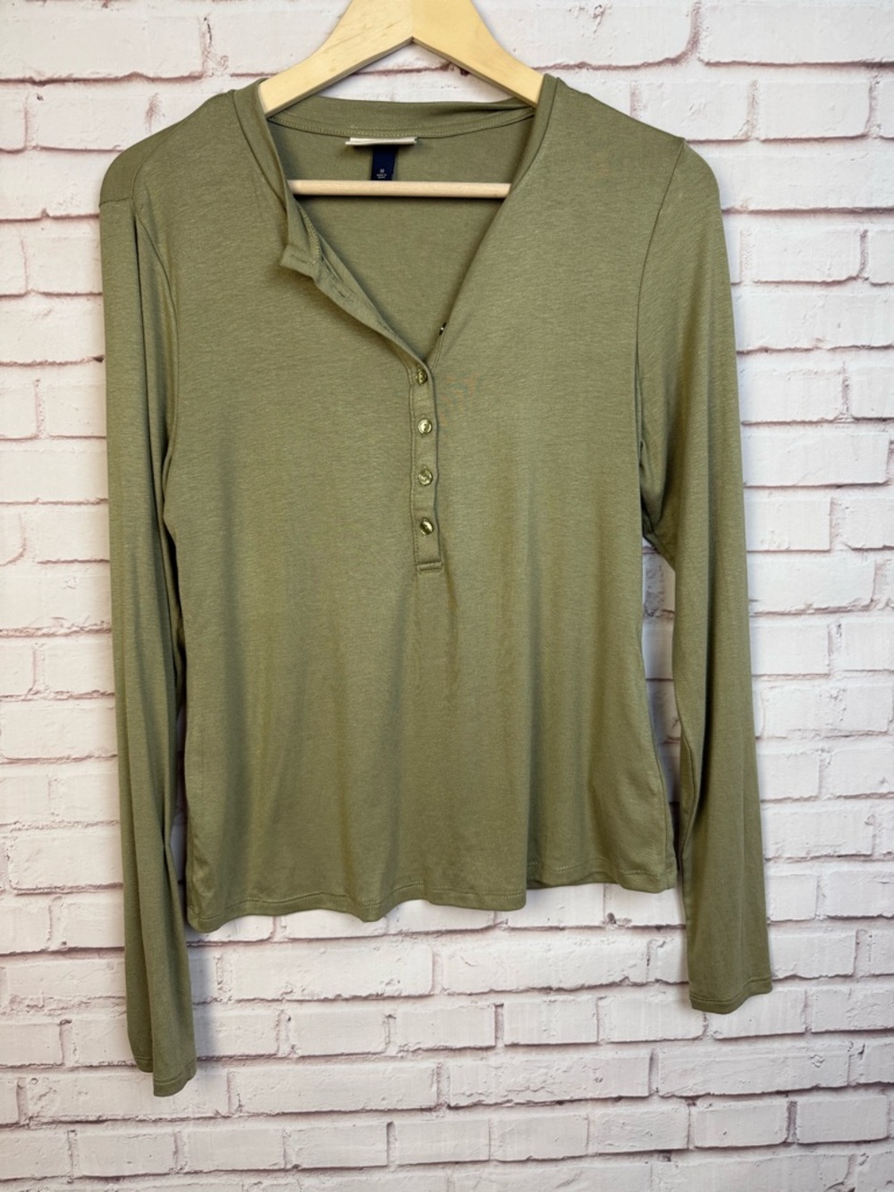 Universal Thread Olive Henley Long‎ Sleeve Top